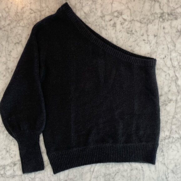 NWT Lilly Pulitzer Black Maura One-Shoulder Sweater - Picture 2 of 3